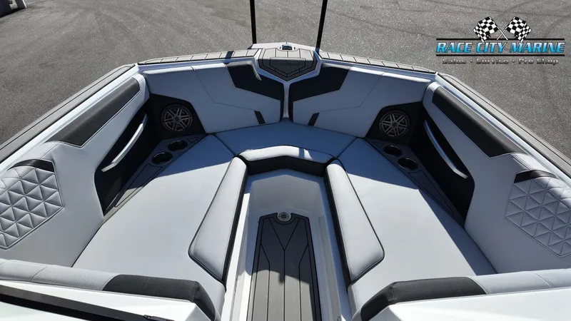 Slide: The Image of Nautique GS24 2026 - 25