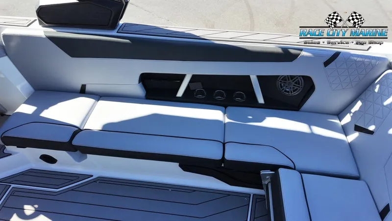 Slide: The Image of Nautique GS24 2026 - 37