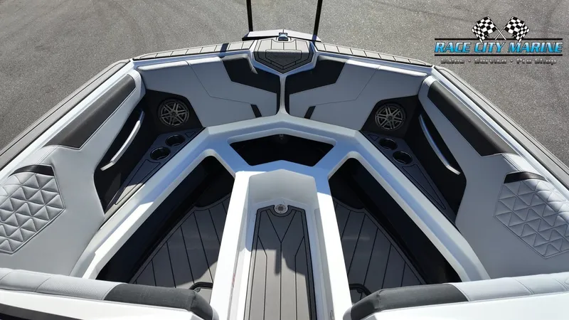 Slide: The Image of Nautique GS24 2026 - 43