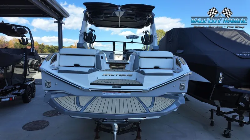 Slide: The Image of Nautique Super Air Nautique G23 Paragon 2021 - 5
