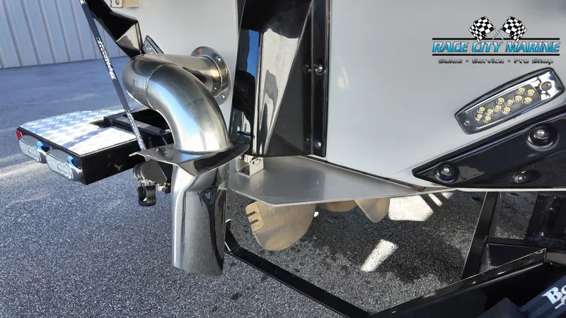 Slide: The Image of Nautique Super Air Nautique S23 2022 - 10