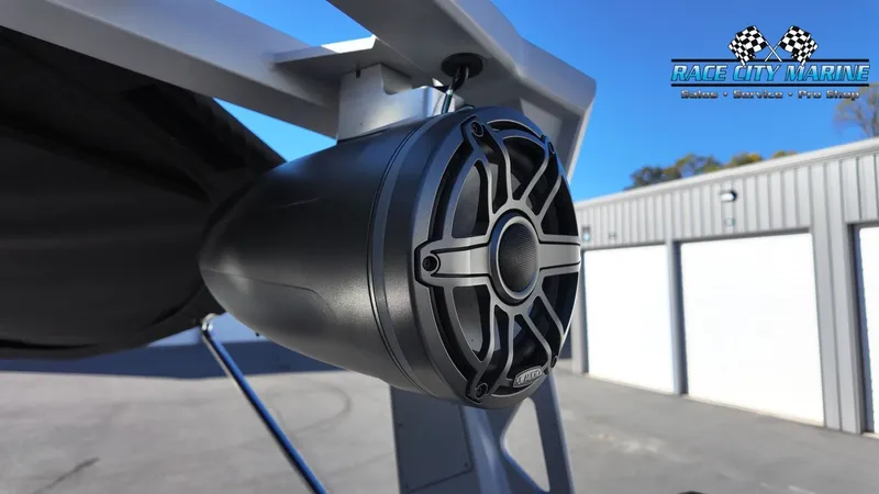 Slide: The Image of Nautique Super Air Nautique S23 2022 - 13