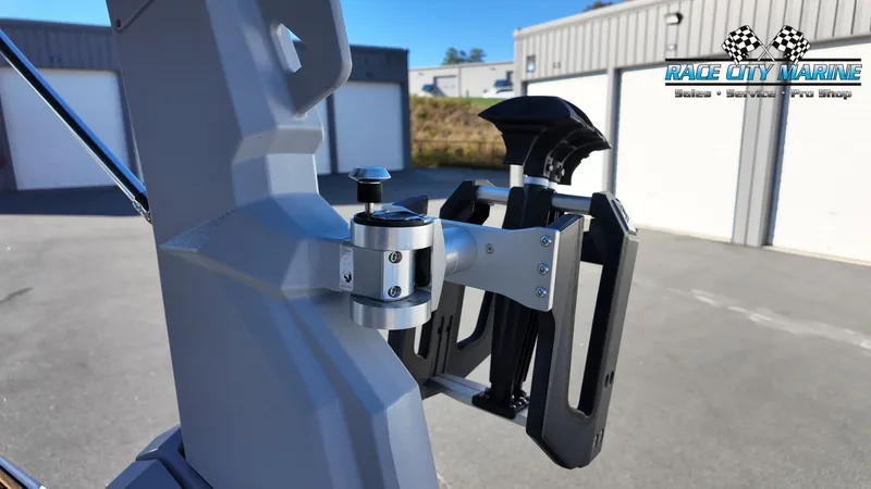 Slide: The Image of Nautique Super Air Nautique S23 2022 - 17