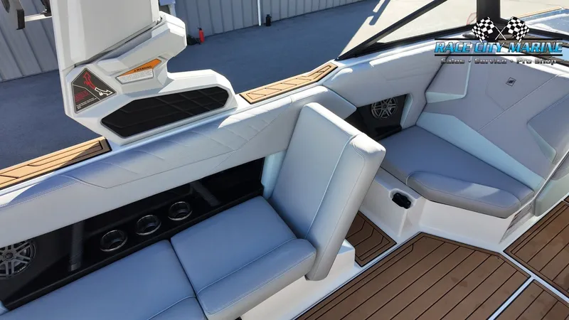 Slide: The Image of Nautique Super Air Nautique S23 2022 - 18