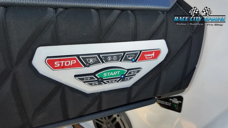 Slide: The Image of Nautique Super Air Nautique S23 2022 - 25