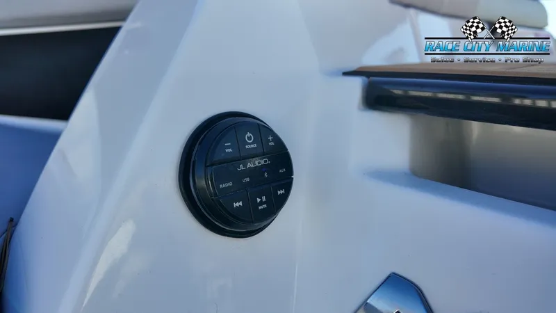 Slide: The Image of Nautique Super Air Nautique S23 2022 - 9