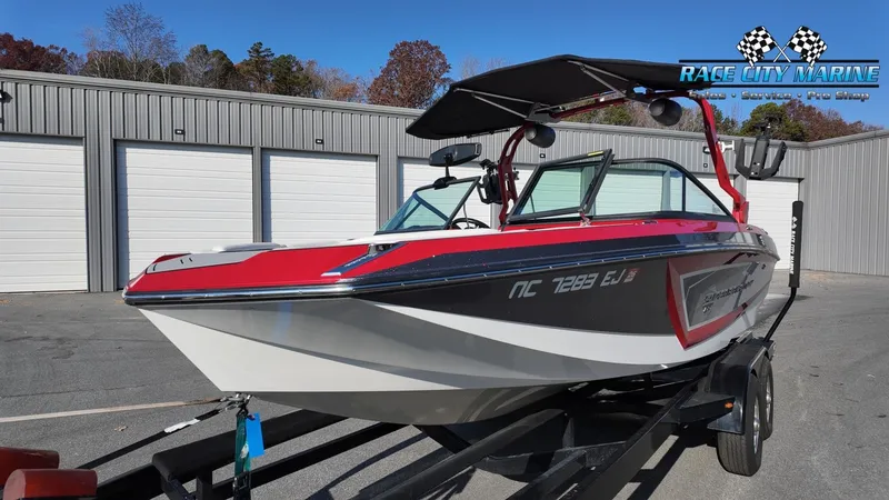 Slide: The Image of Nautique Super Air Nautique GS22 2018 - 6