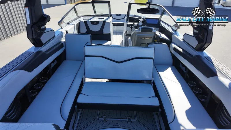 Slide: The Image of Nautique G25 2022 - 32