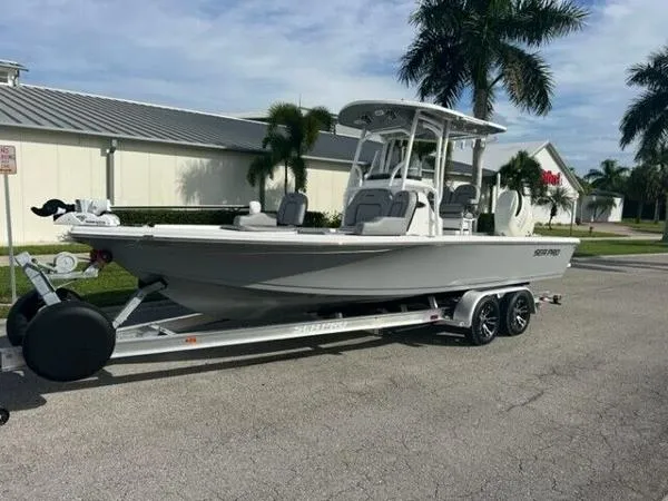 Slide: The Image of Sea Pro 248 Bay 2021 - 0