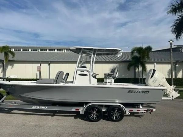 Slide: The Image of Sea Pro 248 Bay 2021 - 1