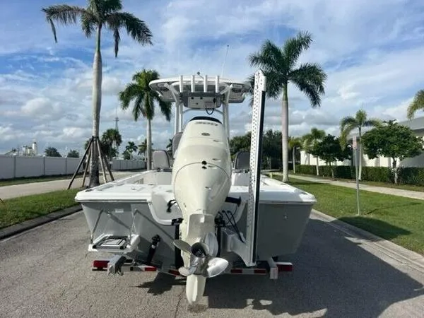 Slide: The Image of Sea Pro 248 Bay 2021 - 6