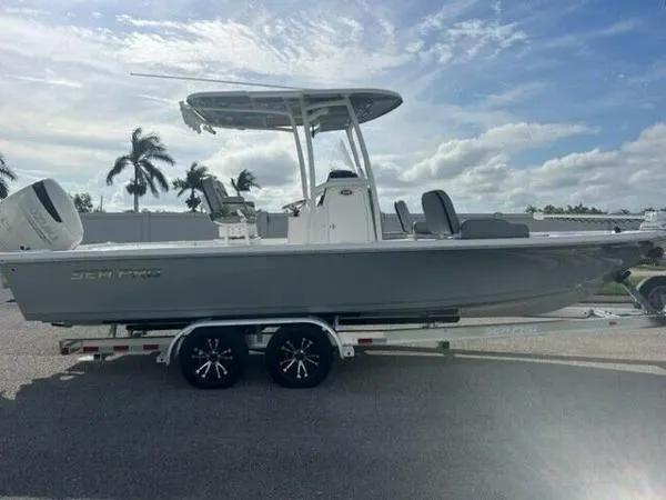 Slide: The Image of Sea Pro 248 Bay 2021 - 9