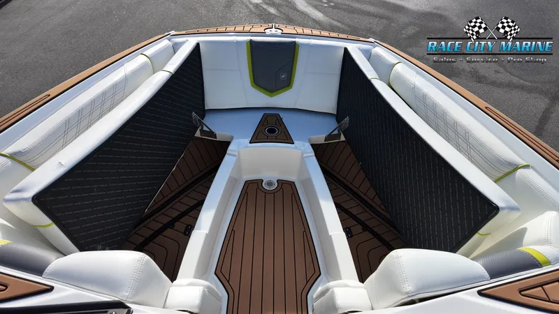 Slide: The Image of Nautique G23 2016 - 42