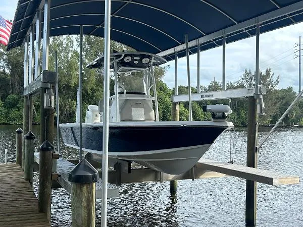 Slide: The Image of Sea Pro 248 2019 - 0