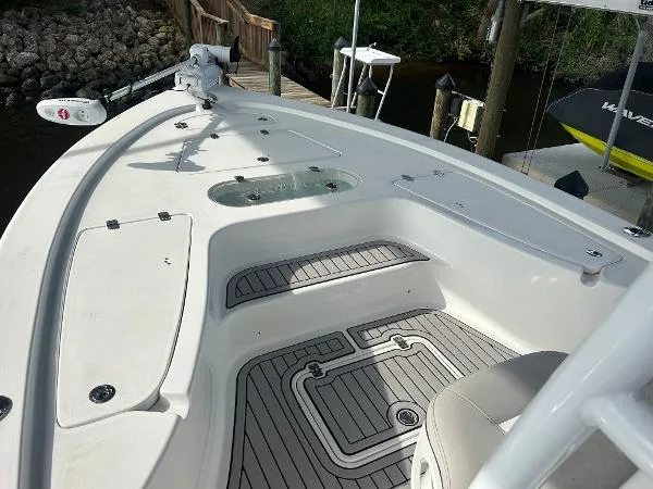 Slide: The Image of Sea Pro 248 2019 - 11