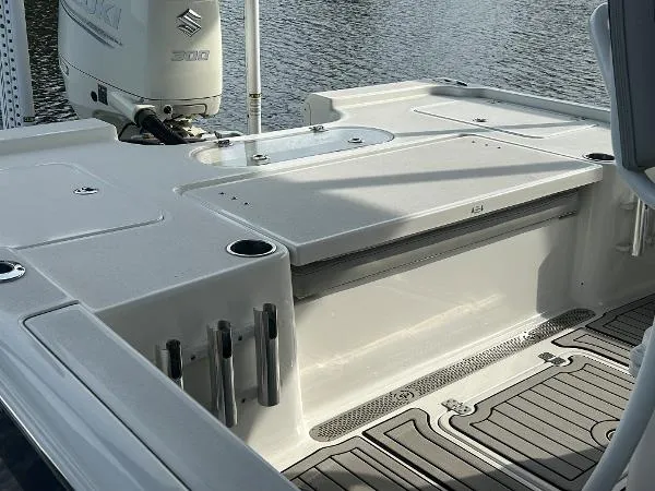 Slide: The Image of Sea Pro 248 2019 - 3
