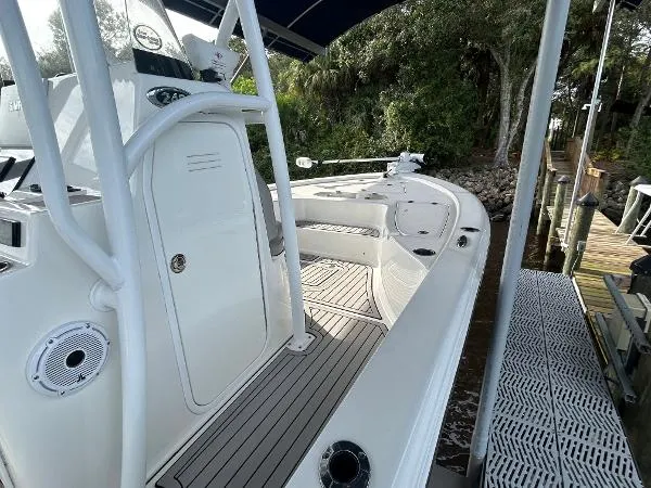 Slide: The Image of Sea Pro 248 2019 - 5