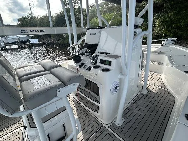 Slide: The Image of Sea Pro 248 2019 - 6
