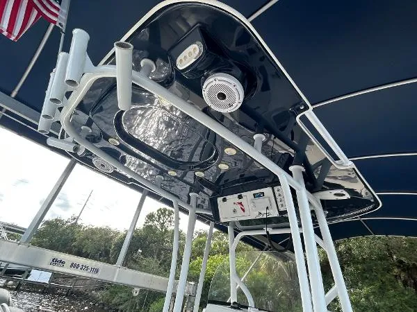 Slide: The Image of Sea Pro 248 2019 - 7