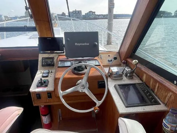 Slide: The Image of Wesmac 38 Pilothouse 1999 - 5