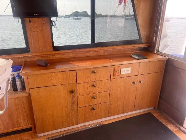 Slide: The Image of Wesmac 38 Pilothouse 1999 - 7