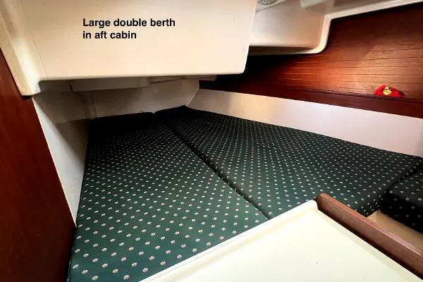 Slide: The Image of Canadian Sailcraft 34 1990 - 7