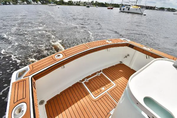 Slide: The Image of Bimini 24 Center Console 2009 - 10