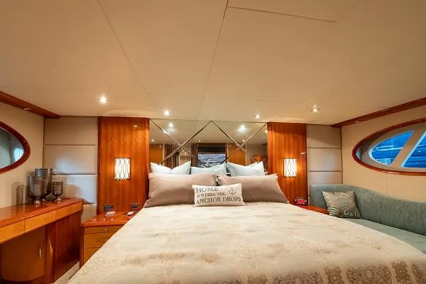 Slide: The Image of Lazzara Yachts 74 Motoryacht 2006 - 9