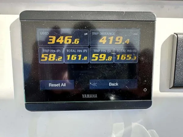 Slide: The Image of Regulator Marine 28 Center Console 2021 - 9