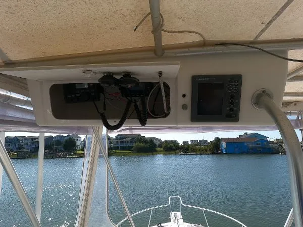 Slide: The Image of Luhrs 34 Convertible 2002 - 6