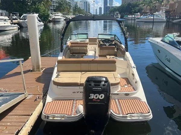 Slide: The Image of Sea Ray 270 Sundeck Outboard 2015 - 1