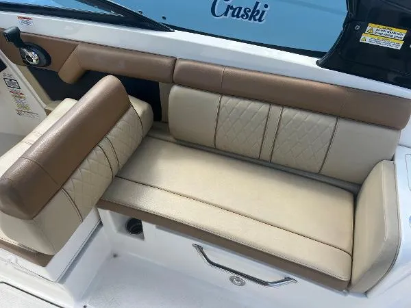 Slide: The Image of Sea Ray 270 Sundeck Outboard 2015 - 5