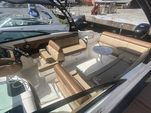 Slide: The Image of Sea Ray 270 Sundeck Outboard 2015 - 8