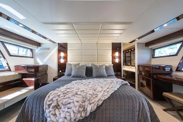 Slide: The Image of Lazzara Yachts 78 LSX 2010 - 9