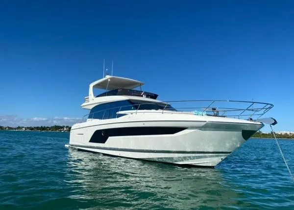 Slide: The Image of Prestige 590 2021 - 1