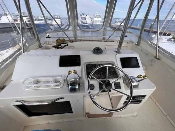 Slide: The Image of Ocean 35 Super Sport 1990 - 6