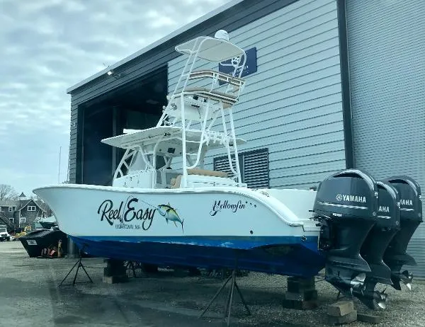 Slide: The Image of Yellowfin 42 2014 - 3