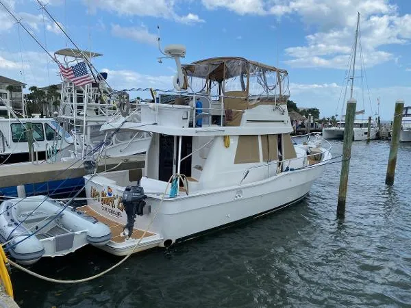 Slide: The Image of Mainship 390 Trawler 2001 - 2