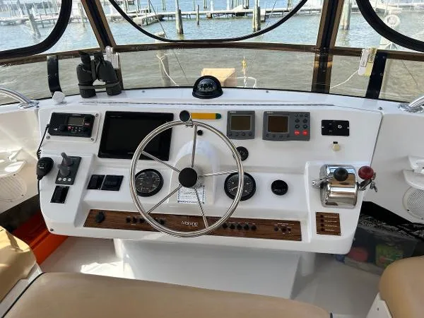 Slide: The Image of Mainship 390 Trawler 2001 - 6