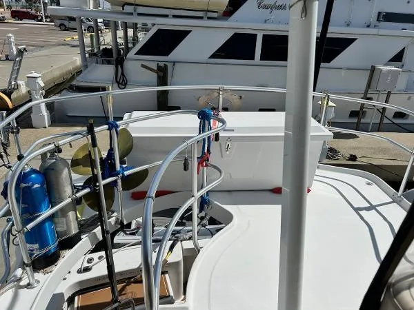 Slide: The Image of Mainship 390 Trawler 2001 - 8