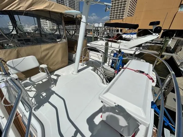 Slide: The Image of Mainship 390 Trawler 2001 - 9