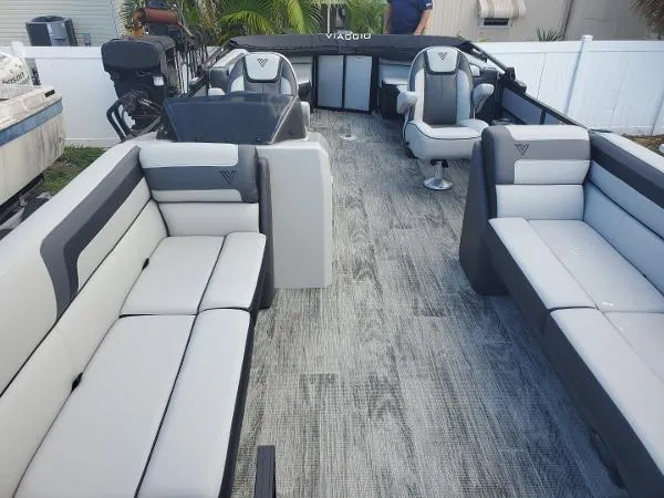 Slide: The Image of Viaggio LAGO 25U 2023 - 9