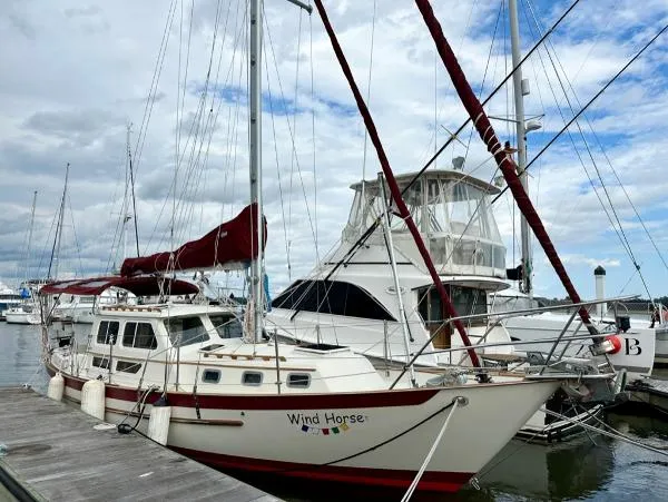 Slide: The Image of Pacific Seacraft 32 Pilothouse 1996 - 1