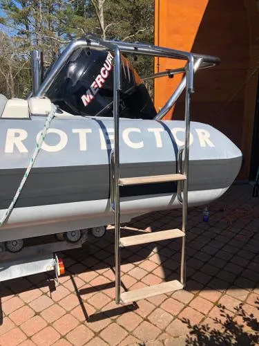 Slide: The Image of Protector 28 Targa 2006 - 3