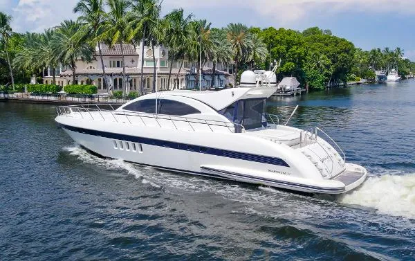 Slide: The Image of Mangusta 72 2001 - 0