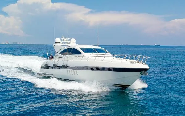 Slide: The Image of Mangusta 72 2001 - 6
