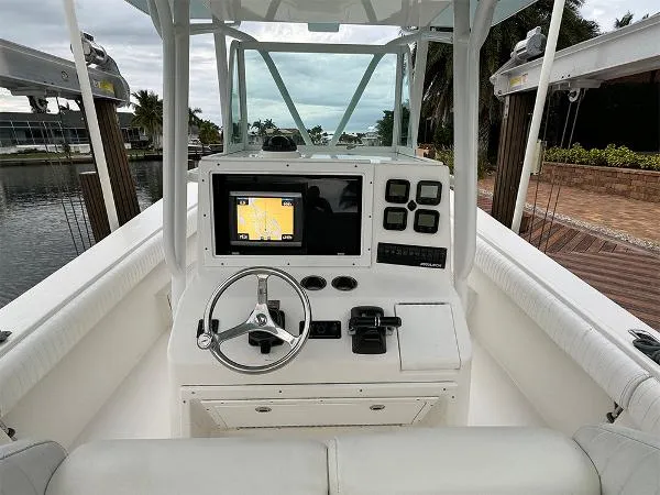 Slide: The Image of Regulator Marine 32 Forward Seating 2008 - 11