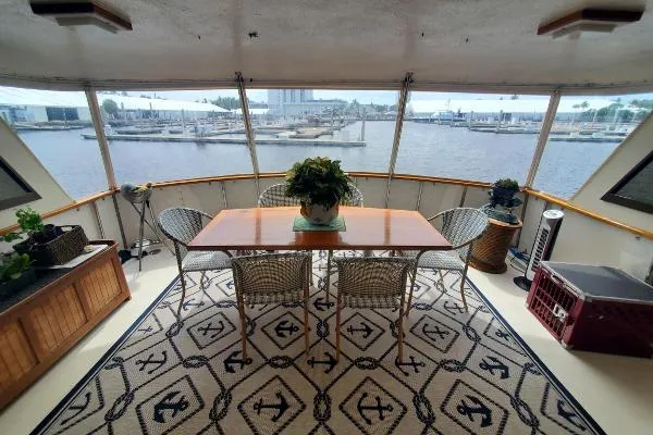 Slide: The Image of Hatteras 56 Motor Yacht 1981 - 10