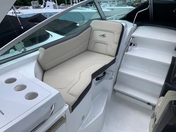 Slide: The Image of Monterey 295 Sport Yacht 2016 - 5