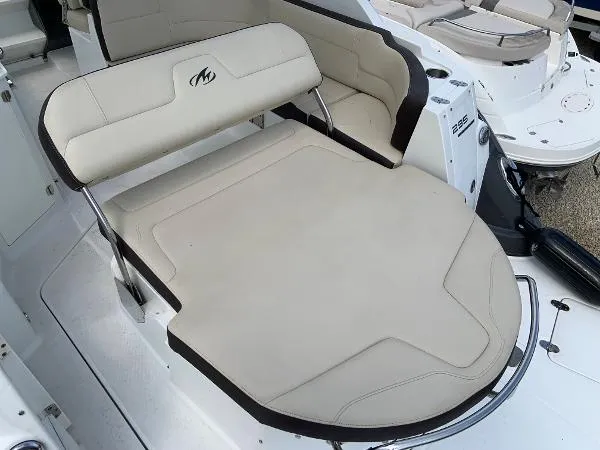 Slide: The Image of Monterey 295 Sport Yacht 2016 - 8